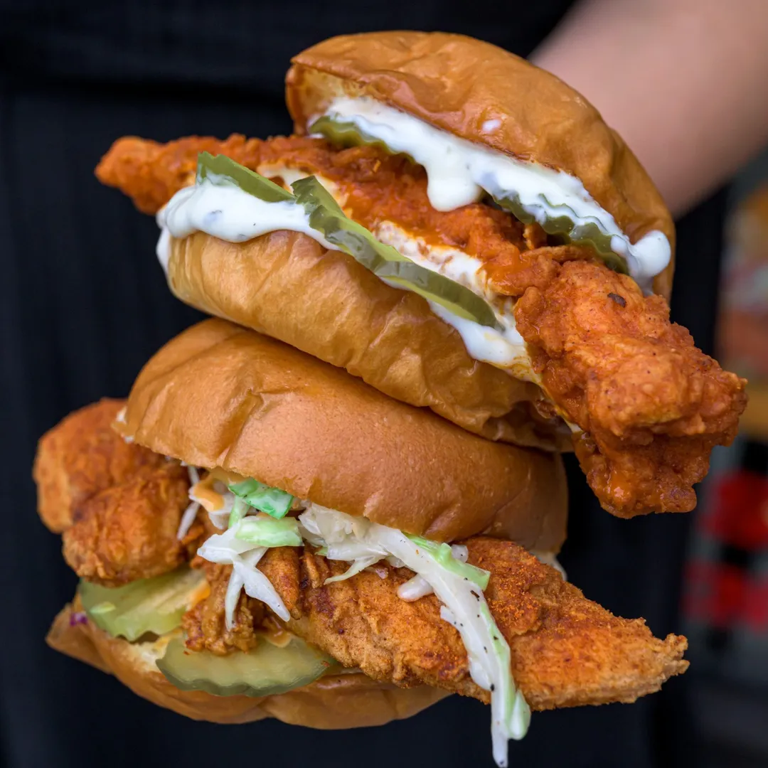 Romaisha Deluxe Burger